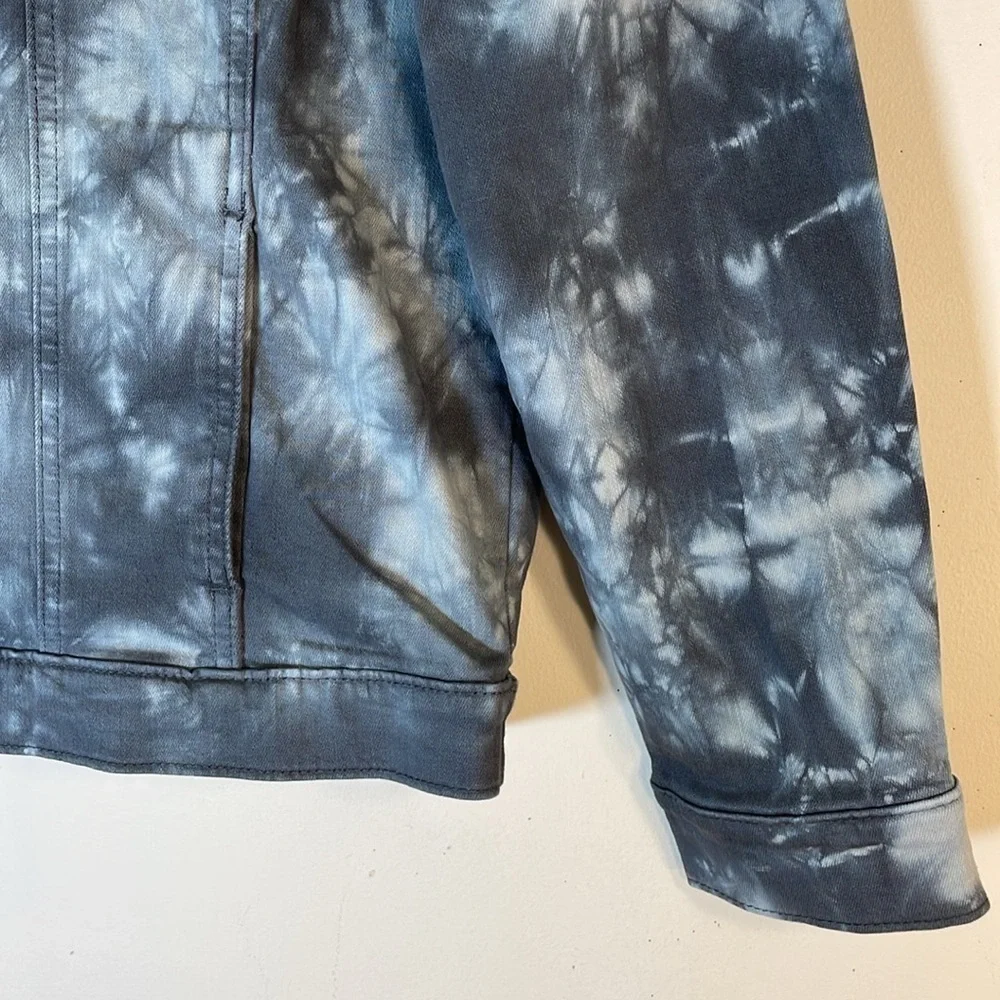 NWT. Lands’ End Girl’s XL (14/16) Tie Dye Denim Utility Jacket.